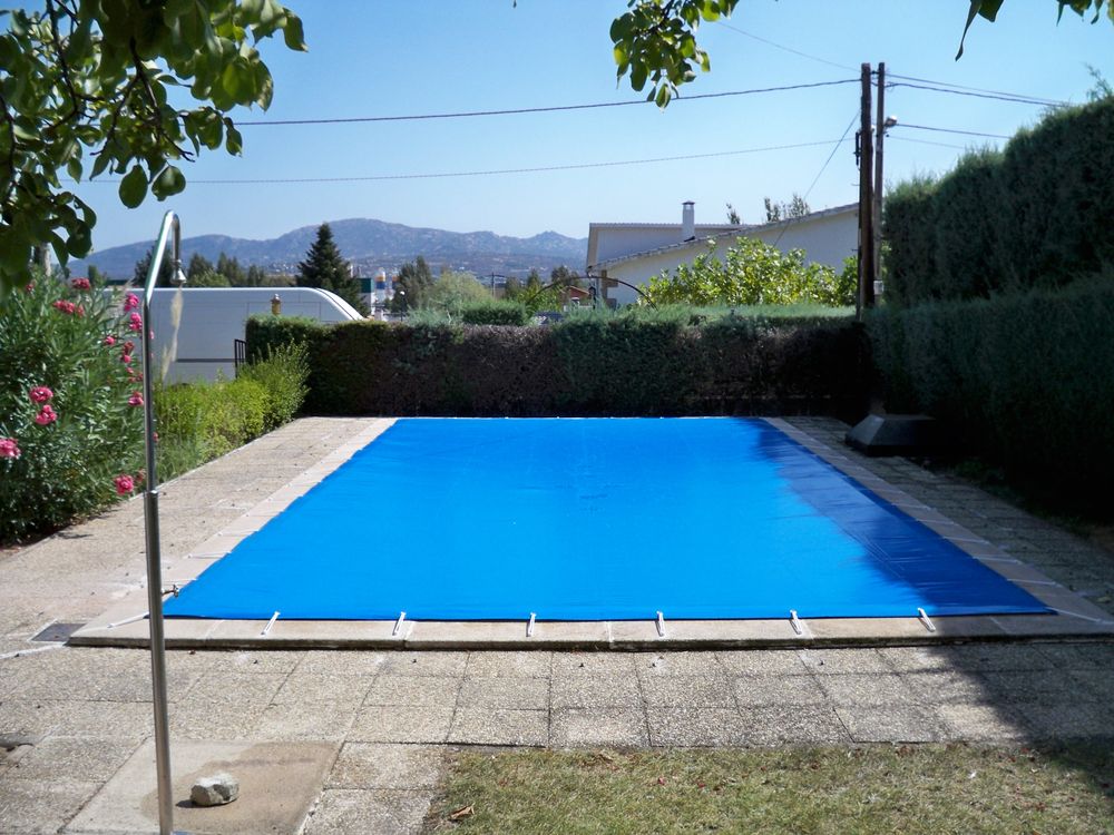 Cobertor-protección-piscina-familiar-13
